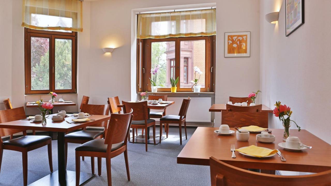 Restaurant Krokodil Hotel 3*